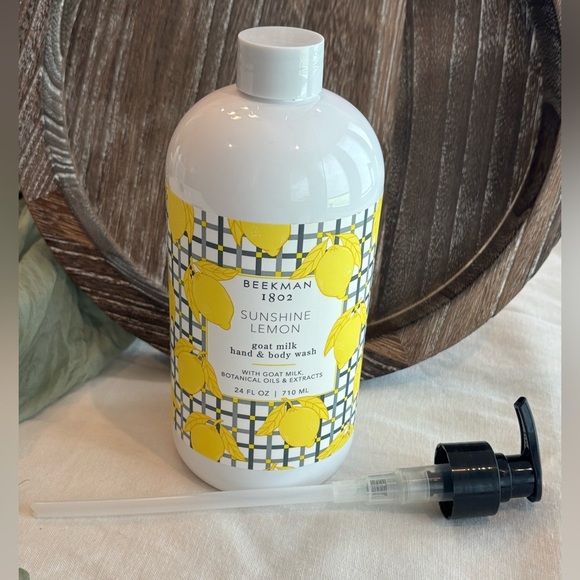 Beekman 1802 Sunshine Lemon Goat Milk Hand & Body Wash 24 fl oz - Picture 1 of 4